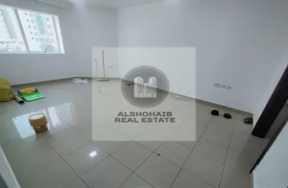 Apartment - 1 Bedroom - 2 Bathrooms for rent in Tourist Club Area - Abu Dhabi