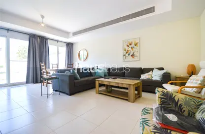 Villa - 3 Bedrooms - 4 Bathrooms for sale in Springs 10 - The Springs - Dubai