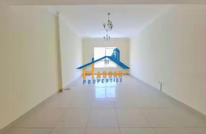 شقة - 2 غرف نوم - 3 حمامات للايجار في شارع التعاون الجديد - التعاون - الشارقة