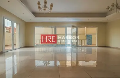 Villa - 5 Bedrooms - 6 Bathrooms for rent in Jumeirah 1 Villas - Jumeirah 1 - Jumeirah - Dubai