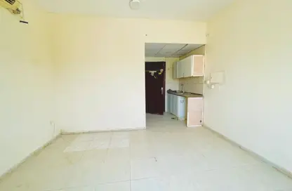 شقة - 1 حمام للايجار في طريق فاير ستاشن - مويلح - الشارقة