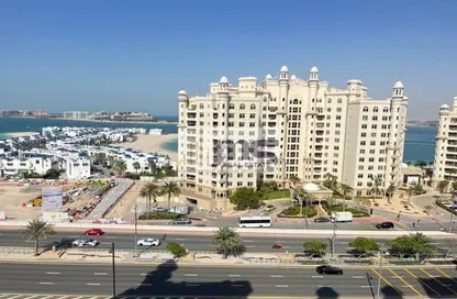 Apartment - 2 Bedrooms - 3 Bathrooms for rent in Al Tamr - Shoreline Apartments - Palm Jumeirah - Dubai