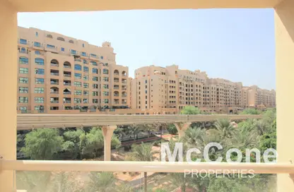 Apartment - 2 Bedrooms - 2 Bathrooms for sale in Al Khushkar - Shoreline Apartments - Palm Jumeirah - Dubai