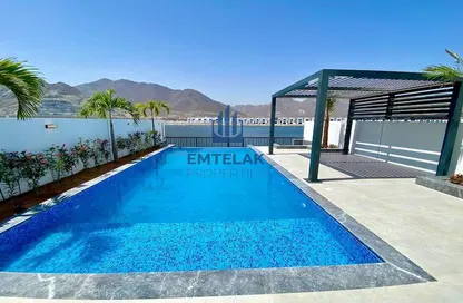 Villa - 4 Bedrooms - 4 Bathrooms for sale in Al Dana Villas - Sharm - Fujairah