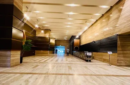 Full Floor - Studio - 1 Bathroom for rent in The Regal Tower - Business Bay - Dubai