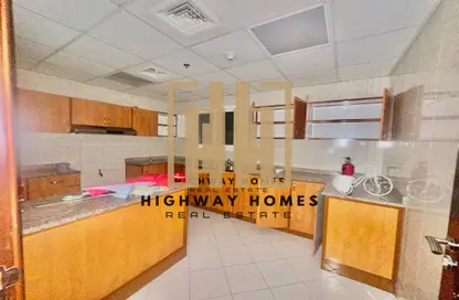 Apartment - 3 Bedrooms - 4 Bathrooms for rent in Al Mamzar - Al Mamzar - Sharjah - Sharjah