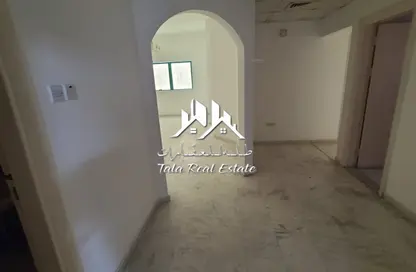 شقة - 2 غرف نوم - 2 حمامات للايجار في التعاون 1 - أبراج التعاون - الخان - الشارقة