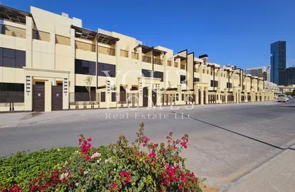 Townhouse - 3 Bedrooms - 4 Bathrooms for rent in Arenco Villas - Jumeirah Village Circle - Dubai
