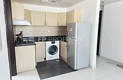 شقة - 2 غرف نوم - 3 حمامات للايجار في مساكن النخبة رقم 1 - مساكن النخبة الرياضية - مدينة دبي الرياضية - دبي