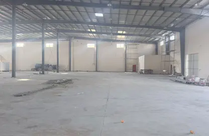 Warehouse - Studio - 2 Bathrooms for rent in Umm Al Thuoob - Umm Al Quwain