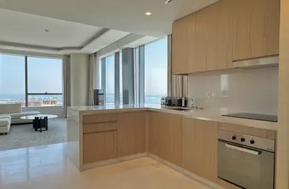 Apartment - 1 Bedroom - 2 Bathrooms for rent in The Palm Tower - Palm Jumeirah - Dubai