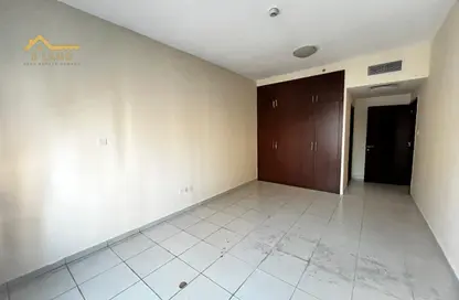 شقة - 2 غرف نوم - 3 حمامات للايجار في برج أمير بو خمسين - المجاز 3 - المجاز - الشارقة