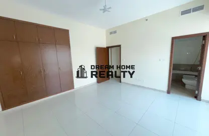 Apartment - 2 Bedrooms - 3 Bathrooms for rent in Al Rund Tower - Al Khan Lagoon - Al Khan - Sharjah