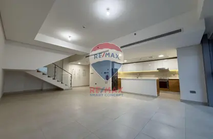 دوبلكس - 3 غرف نوم - 5 حمامات للايجار في راديانت سكوير - مدينة الأضواء - جزيرة الريم - أبوظبي دوبلكس - 3 غرف نوم - 5 حمامات للايجار في راديانت سكوير - مدينة الأضواء - جزيرة الريم - أبوظبي