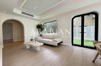 فيلا - 2 غرف نوم - 3 حمامات للبيع في الينابيع 12 - الينابيع - دبي