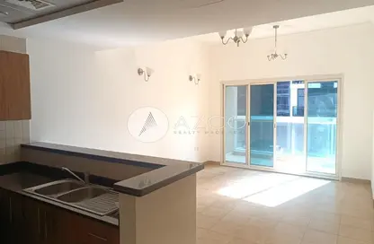 شقة - غرفة نوم - 2 حمامات للايجار في جولف فيو ريزدنس - مدينة دبي الرياضية - دبي