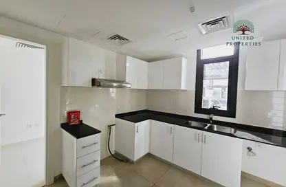 Kitchen image for: Townhouse - 4 Bedrooms - 4 Bathrooms for sale in Nasma Residence - Al Tai - Sharjah, Image 1