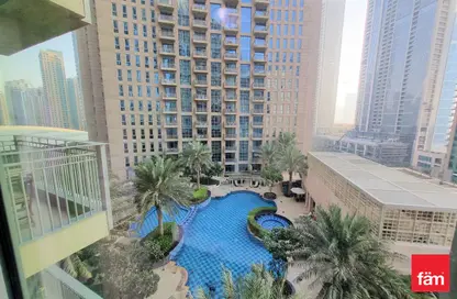صورة لـ حوض سباحة شقة - 2 غرف نوم - 2 حمامات للبيع في برج ستاندبوينت 2 - أبراج ستاند بوينت - دبي وسط المدينة - دبي ، صورة رقم 1
