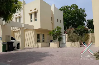 فيلا - 4 غرف نوم - 4 حمامات للايجار في البحيرات - دبي