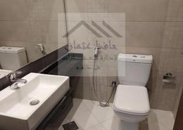 شقة - 2 غرف نوم - 3 حمامات للكراء في الروضة - أبوظبي