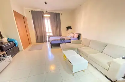 Apartment - 1 Bathroom for rent in Lavender 1 - Emirates Gardens 1 - Jumeirah Village Circle - Dubai