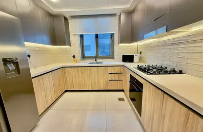 Apartment - 2 Bedrooms - 3 Bathrooms for rent in Diamond Building - Jumeirah Garden City - Al Satwa - Dubai