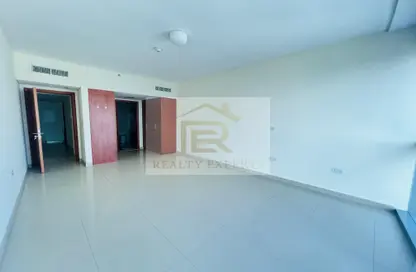 Empty Room image for: Apartment - 1 Bedroom - 2 Bathrooms for rent in Park Tower B - Park Towers - DIFC - Dubai, Image 1