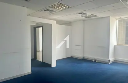 Office Space - Studio - 1 Bathroom for rent in Blue Tower - Sheikh Zayed Road - Dubai