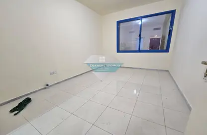 شقة - غرفة نوم - 2 حمامات للايجار في شارع حمدان - أبوظبي