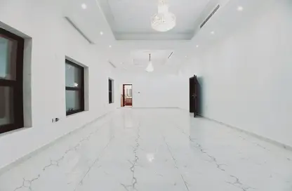 Villa - 5 Bedrooms for rent in Al Hooshi Villas - Hoshi - Al Badie - Sharjah