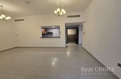 Apartment - 1 Bedroom - 2 Bathrooms for rent in Masaken Al Muteena 03 - Al Muteena - Deira - Dubai