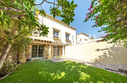 فيلا - 2 غرف نوم - 3 حمامات للايجار في الينابيع 3 - الينابيع - دبي