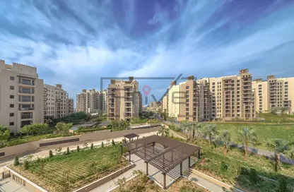 Apartment - 3 Bedrooms - 3 Bathrooms for rent in Al Jazi - Madinat Jumeirah Living - Umm Suqeim - Dubai