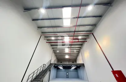 Warehouse - Studio for rent in Dubai Investment Park (DIP) - Dubai