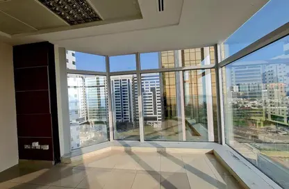 Business Centre - Studio - 4 Bathrooms for rent in Baynuna Tower 2 - Corniche Road - Abu Dhabi