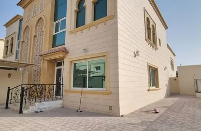 شقة - 4 غرف نوم - 5 حمامات للايجار في منطقة الرفاعة - مغيدر - الشارقة