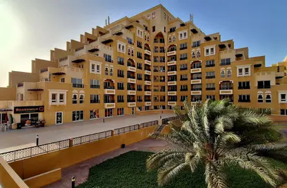 شقة - غرفة نوم - 2 حمامات للايجار في ياقوت - باب البحر - جزيرة المرجان - رأس الخيمة