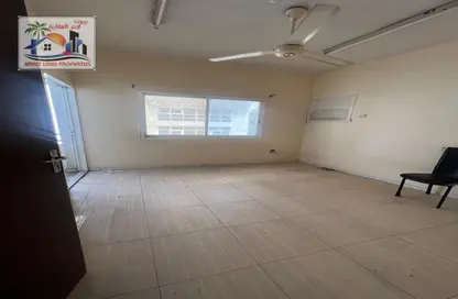 شقة - غرفة نوم - 1 حمام للايجار في اليرموك - القاسمية - الشارقة
