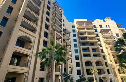 Apartment - 2 Bedrooms - 2 Bathrooms for sale in Al Jazi 4 - Madinat Jumeirah Living - Umm Suqeim - Dubai