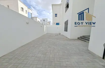 Apartment - 3 Bedrooms - 4 Bathrooms for rent in Madinat Al Riyad - Abu Dhabi