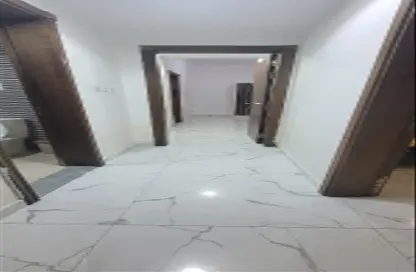 شقة - 2 غرف نوم - 2 حمامات للايجار في كورنيش عجمان - عجمان
