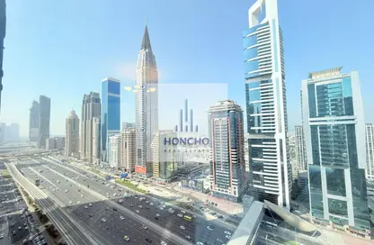 شقة - 2 غرف نوم - 2 حمامات للايجار في برج توينتي فرست سينشري - شارع الشيخ زايد - دبي