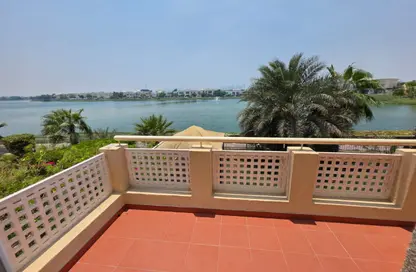 Villa - 5 Bedrooms - 5 Bathrooms for rent in Meadows 6 - Meadows - Dubai