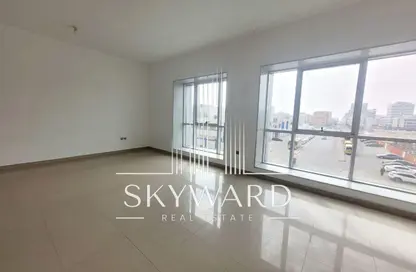 شقة - 2 غرف نوم - 4 حمامات للايجار في شعبية 9 - شعبية - مصفح - أبوظبي