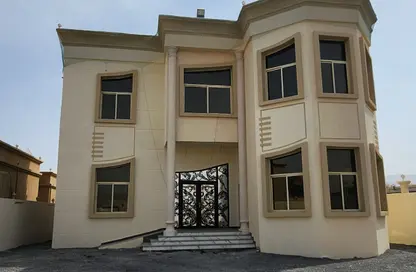 Villa - 4 Bedrooms - 6 Bathrooms for sale in Julfar - Ras Al Khaimah