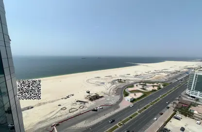 شقة - 2 غرف نوم - 3 حمامات للايجار في مساكن كورنيش عجمان - طريق كورنيش عجمان - عجمان