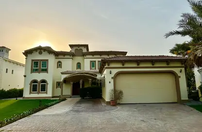 Villa - 5 Bedrooms - 6 Bathrooms for rent in Jumeirah Islands - Dubai