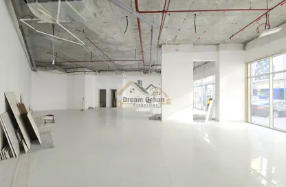 Shop - Studio - 2 Bathrooms for rent in Al Hoor Building - Muwaileh Commercial - Sharjah