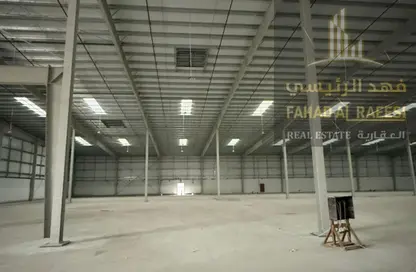 Warehouse - Studio - 2 Bathrooms for rent in Umm Al Thuoob - Umm Al Quwain