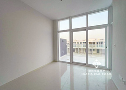 Single Row | 3 Bedroom | Prime Location | Vacant